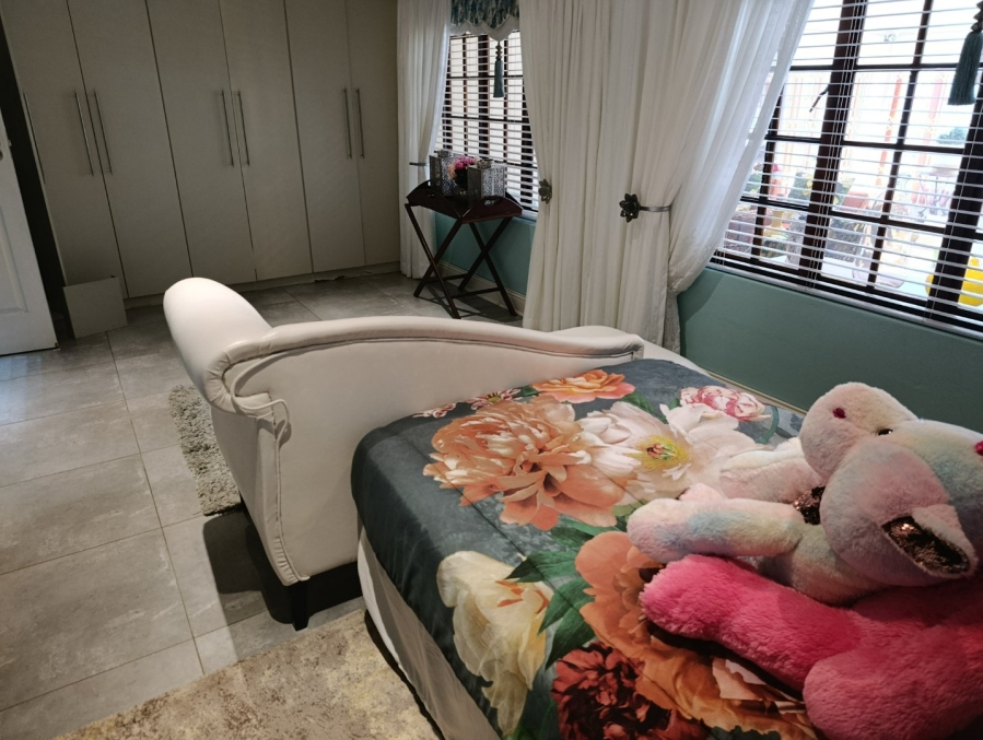 5 Bedroom Property for Sale in Heuwelsig Free State